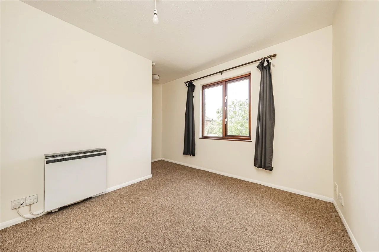 Hawthorne Crescent, West Drayton, UB7, photo 13