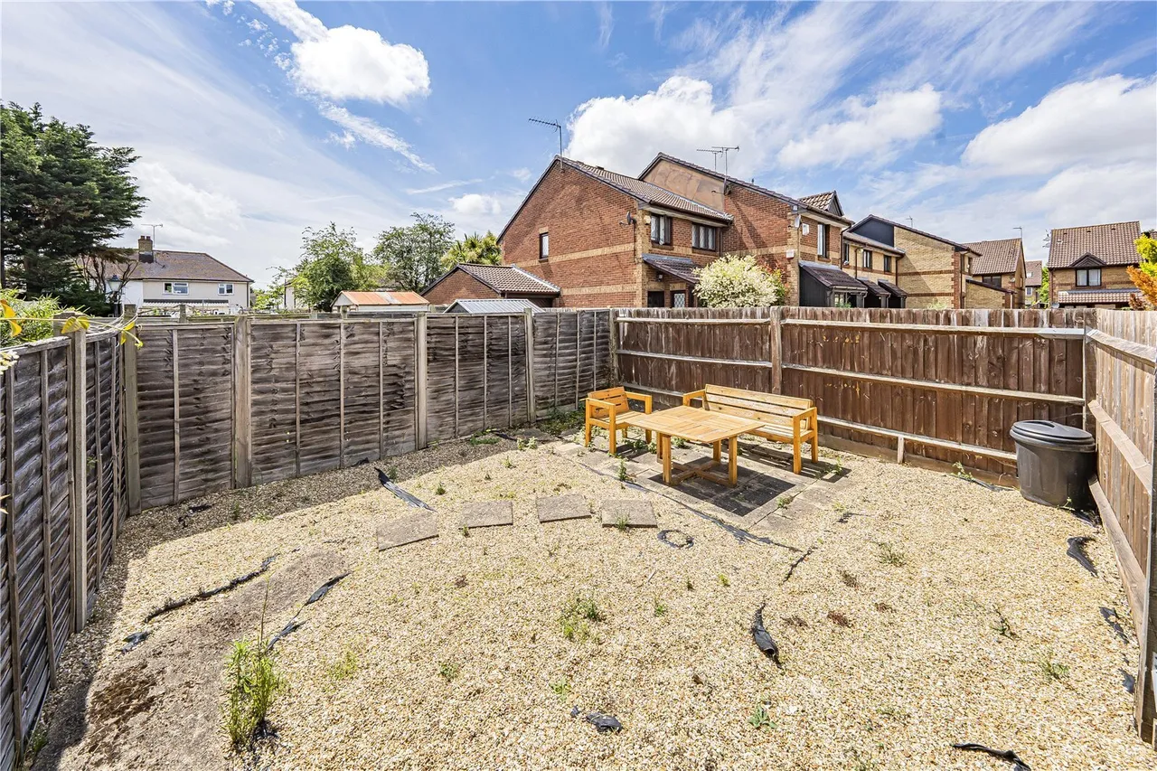 Hawthorne Crescent, West Drayton, UB7, photo 5