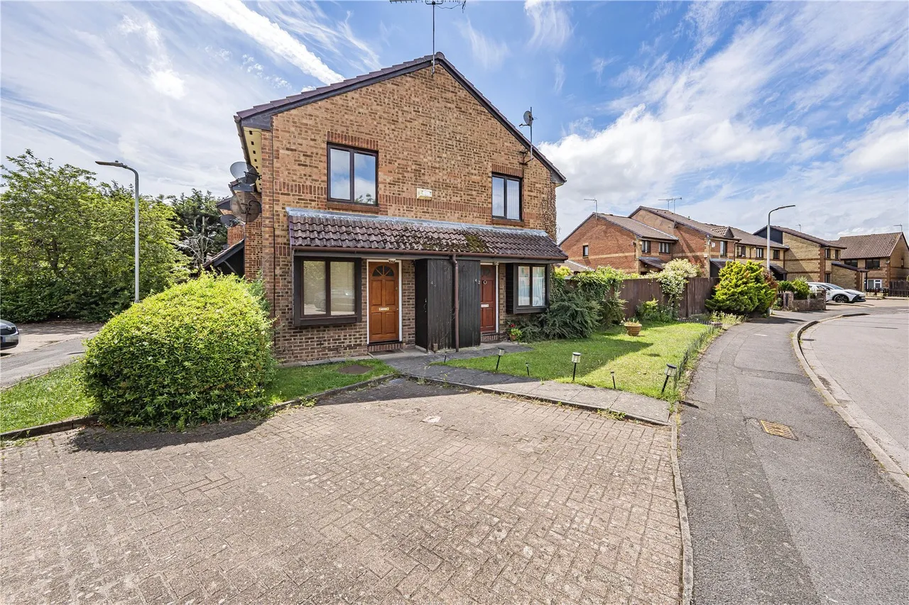 Hawthorne Crescent, West Drayton, UB7, photo 14