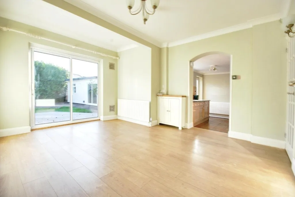 Burston Drive, St. Albans, photo 3