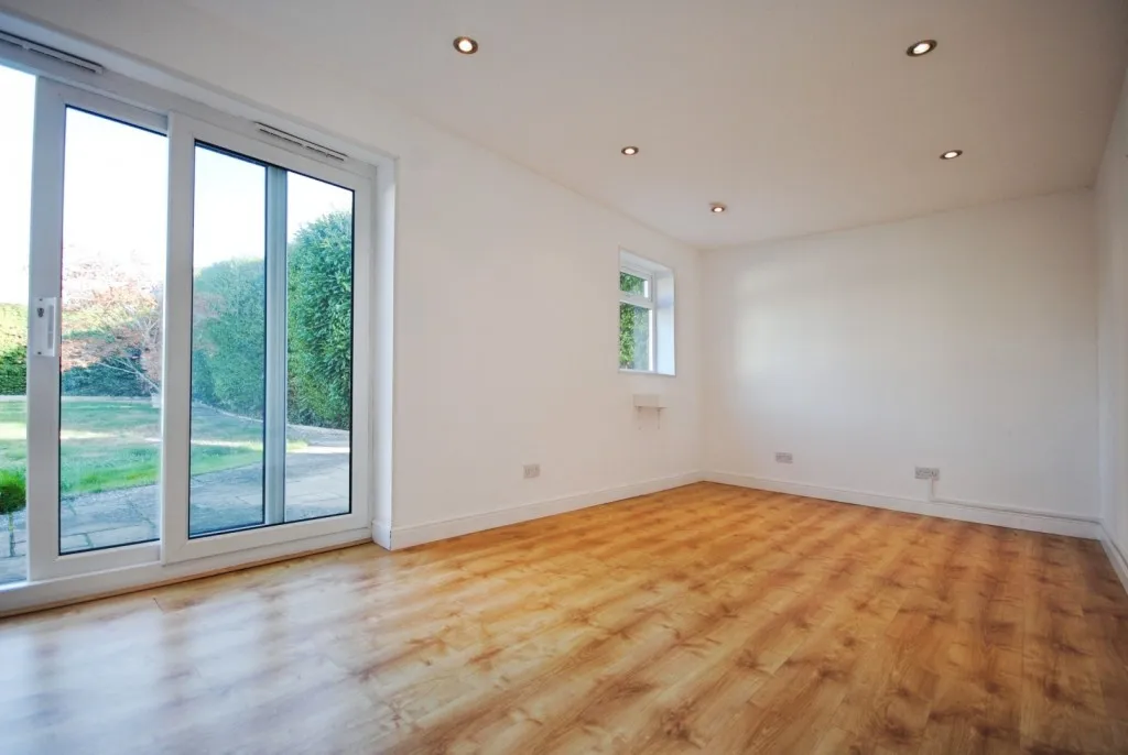 Burston Drive, St. Albans, photo 16