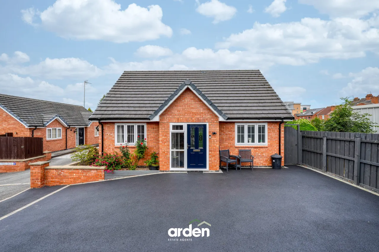 3 bed property for sale, Fir Tree Drive, Redditch, B97