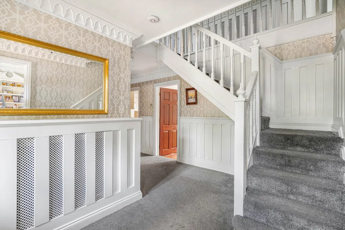 Marlow Road, Cadmore End, High Wycombe, HP14 3PF, photo 2