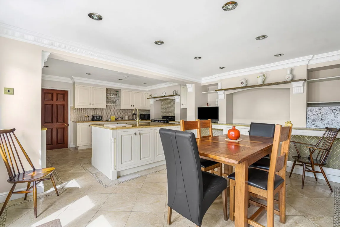 Marlow Road, Cadmore End, High Wycombe, HP14 3PF, photo 5