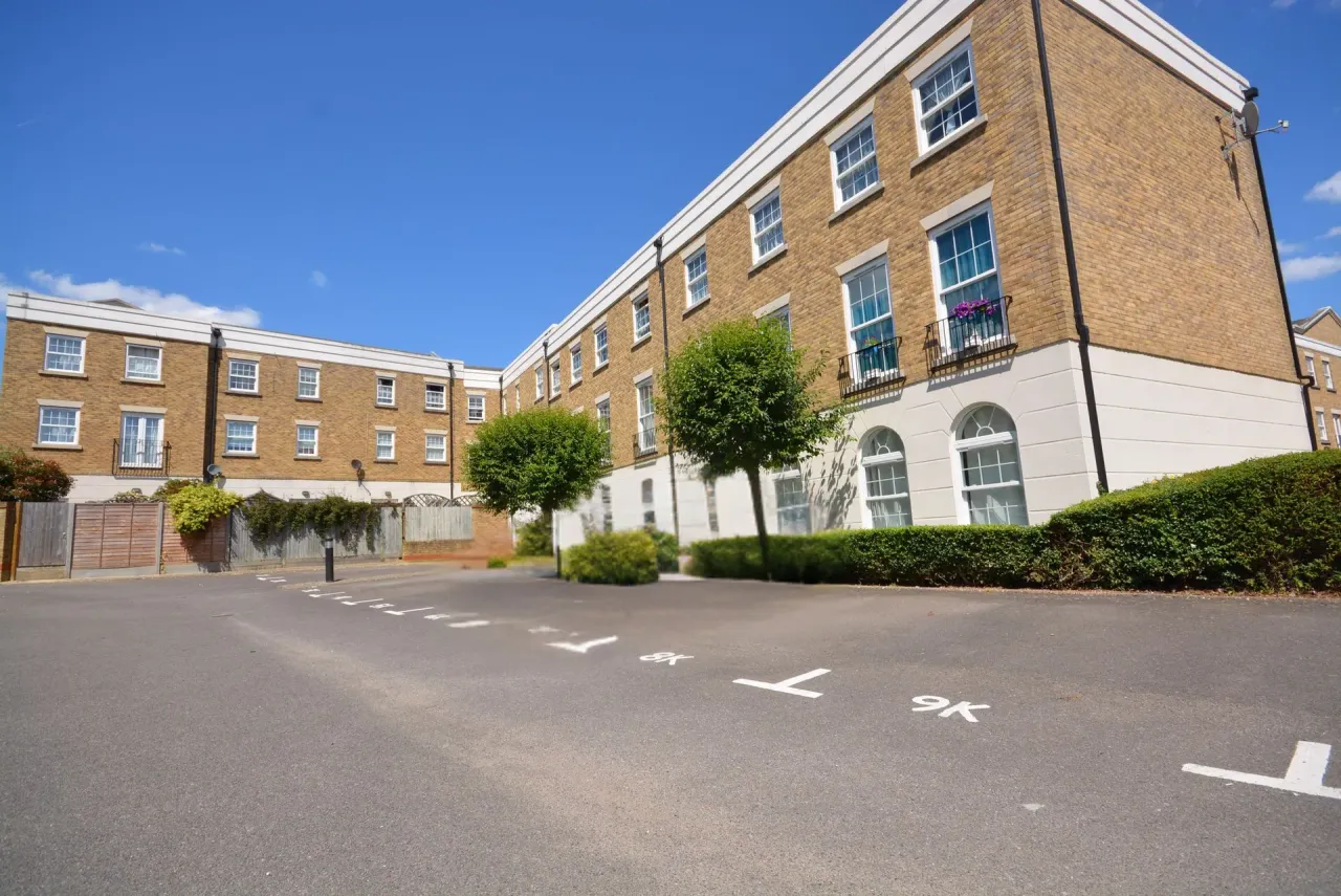 2 bed flat for sale, Marigold Way, ME16