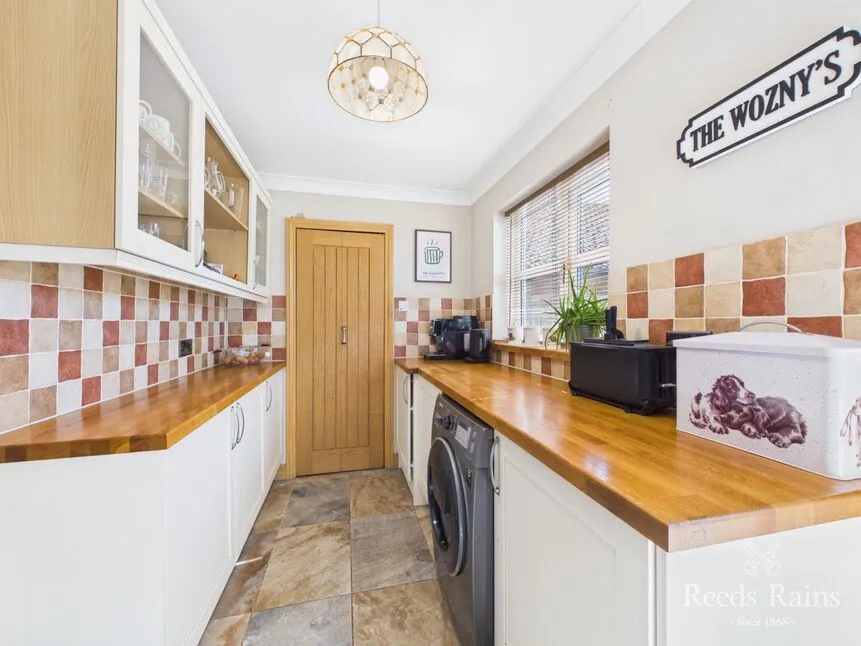 School Lane, Holmpton, HU19, photo 10