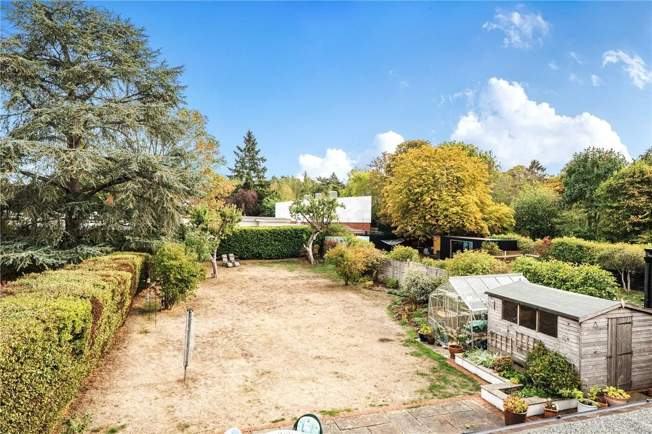 Menin Way, Farnham, GU9, photo 17