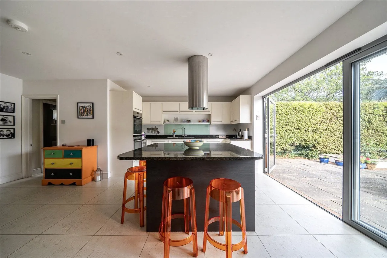 Menin Way, Farnham, GU9, photo 9