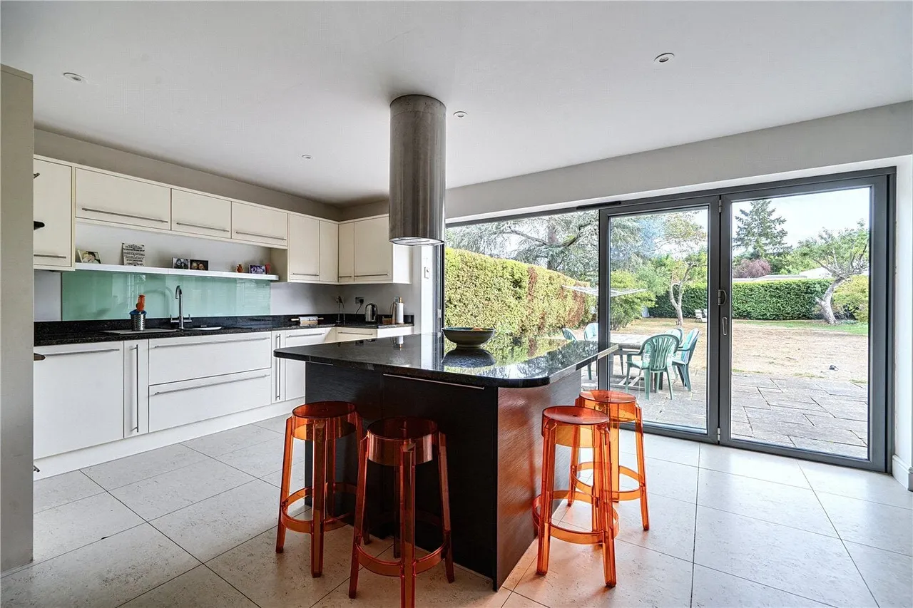 Menin Way, Farnham, GU9, photo 7