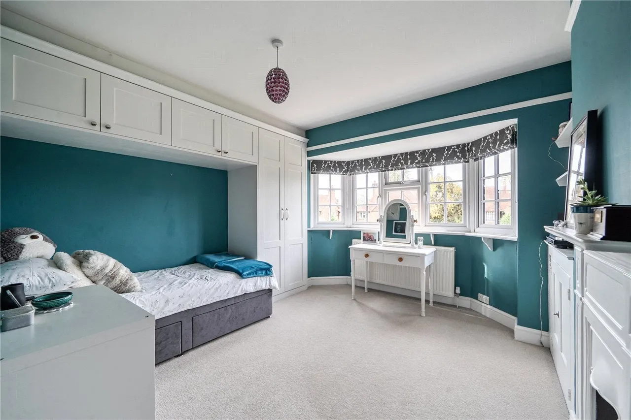 Menin Way, Farnham, GU9, photo 12