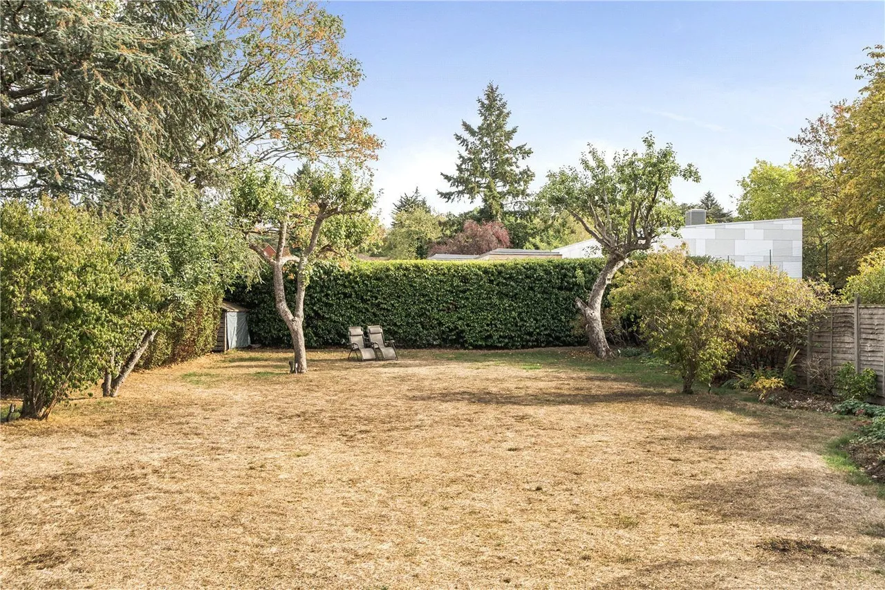 Menin Way, Farnham, GU9, photo 18