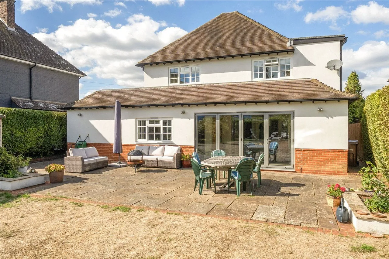 Menin Way, Farnham, GU9, photo 16