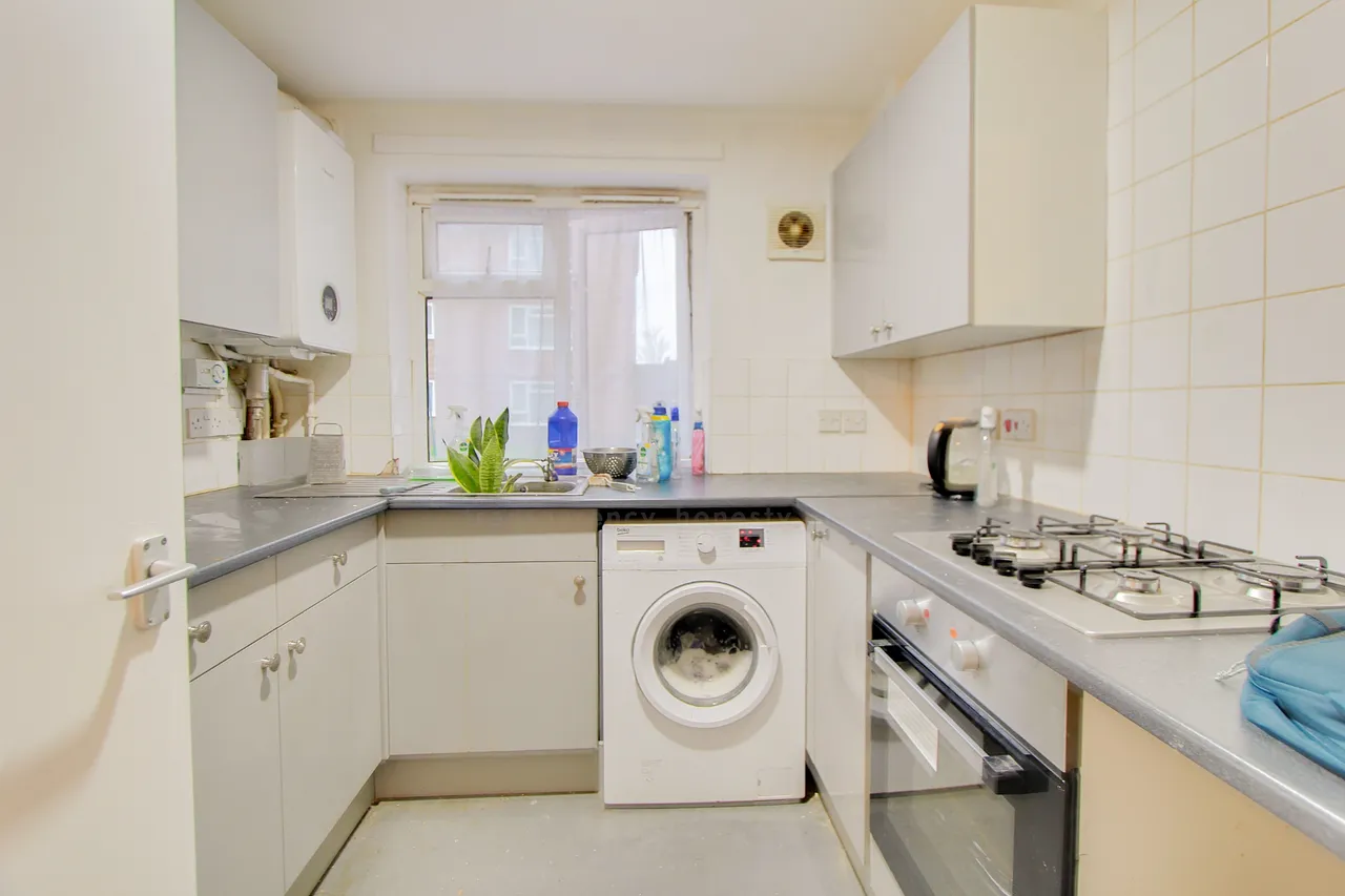 Beulah Crescent, Thornton Heath, CR7, photo 2