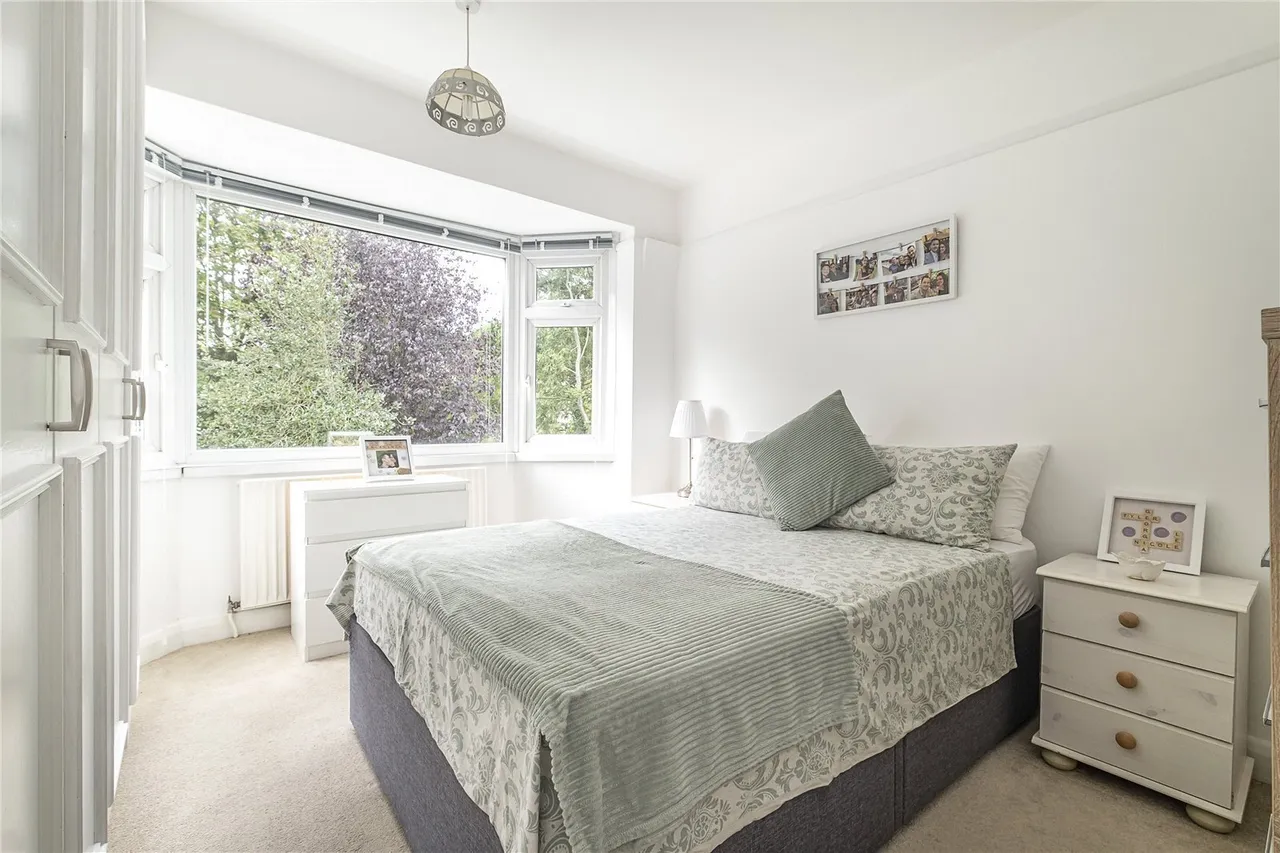 Westcoombe Avenue, London, SW20, photo 8