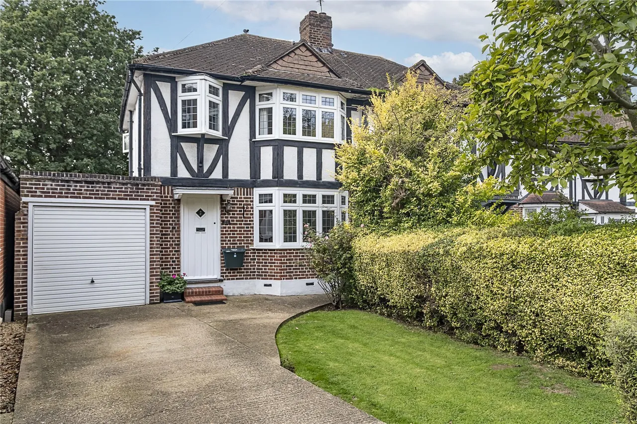 3 bed house for sale — Westcoombe Avenue, London, SW20