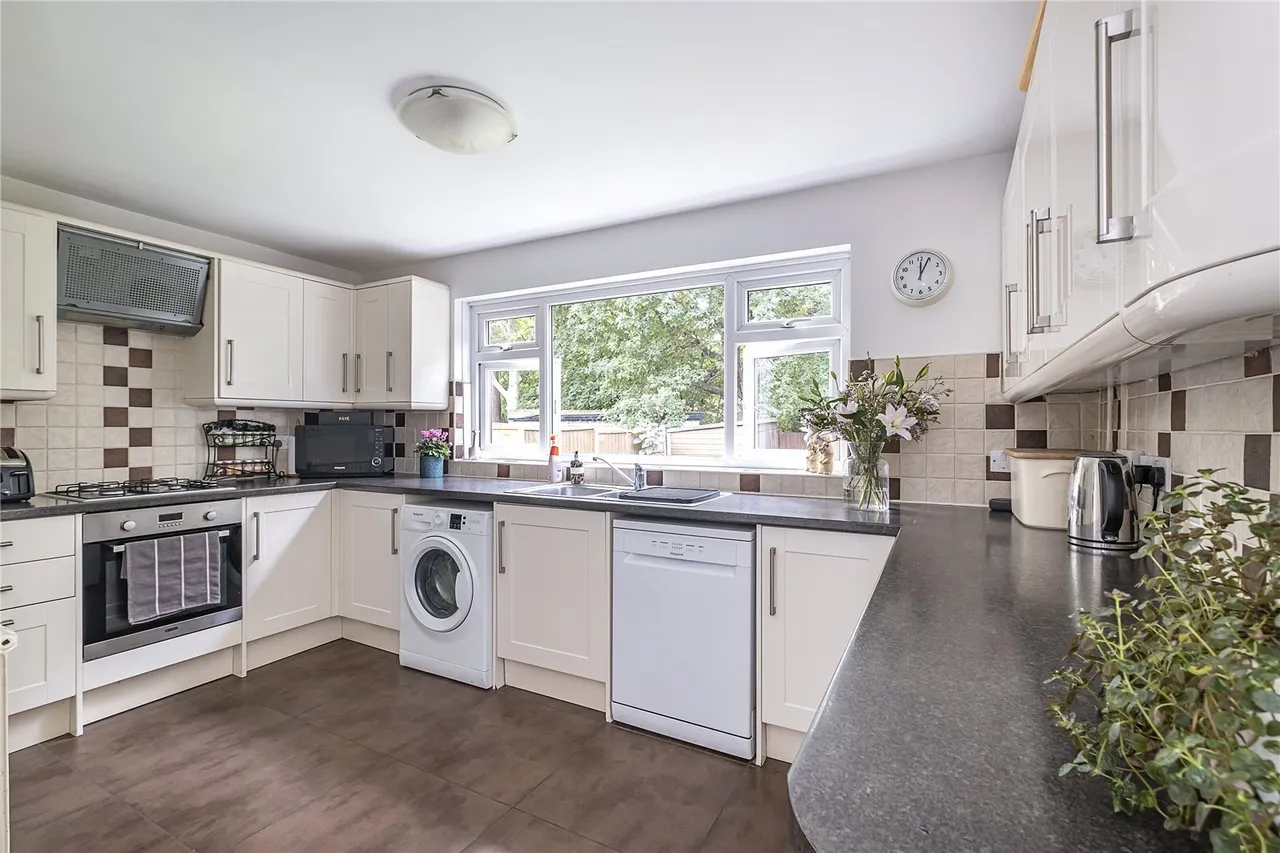 Westcoombe Avenue, London, SW20, photo 6