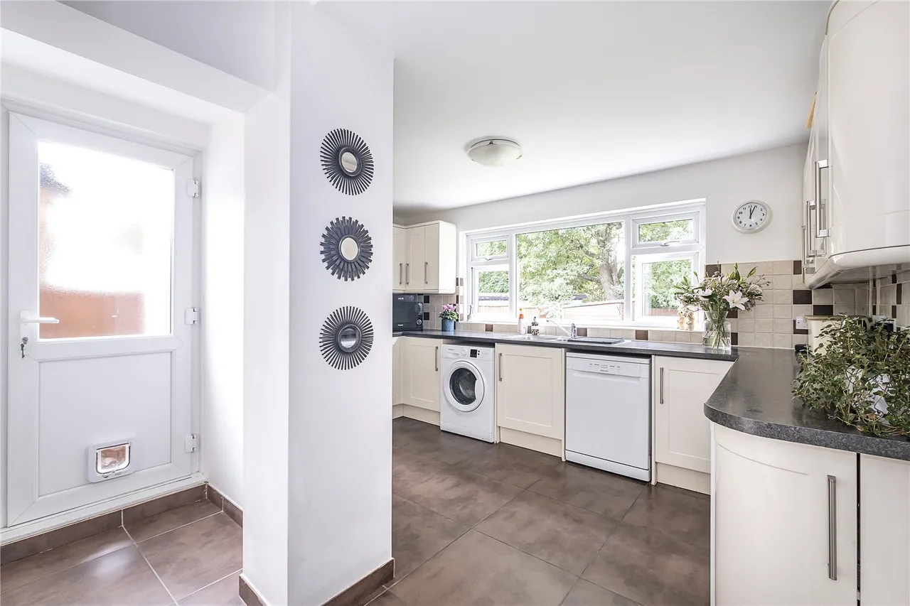 Westcoombe Avenue, London, SW20, photo 12