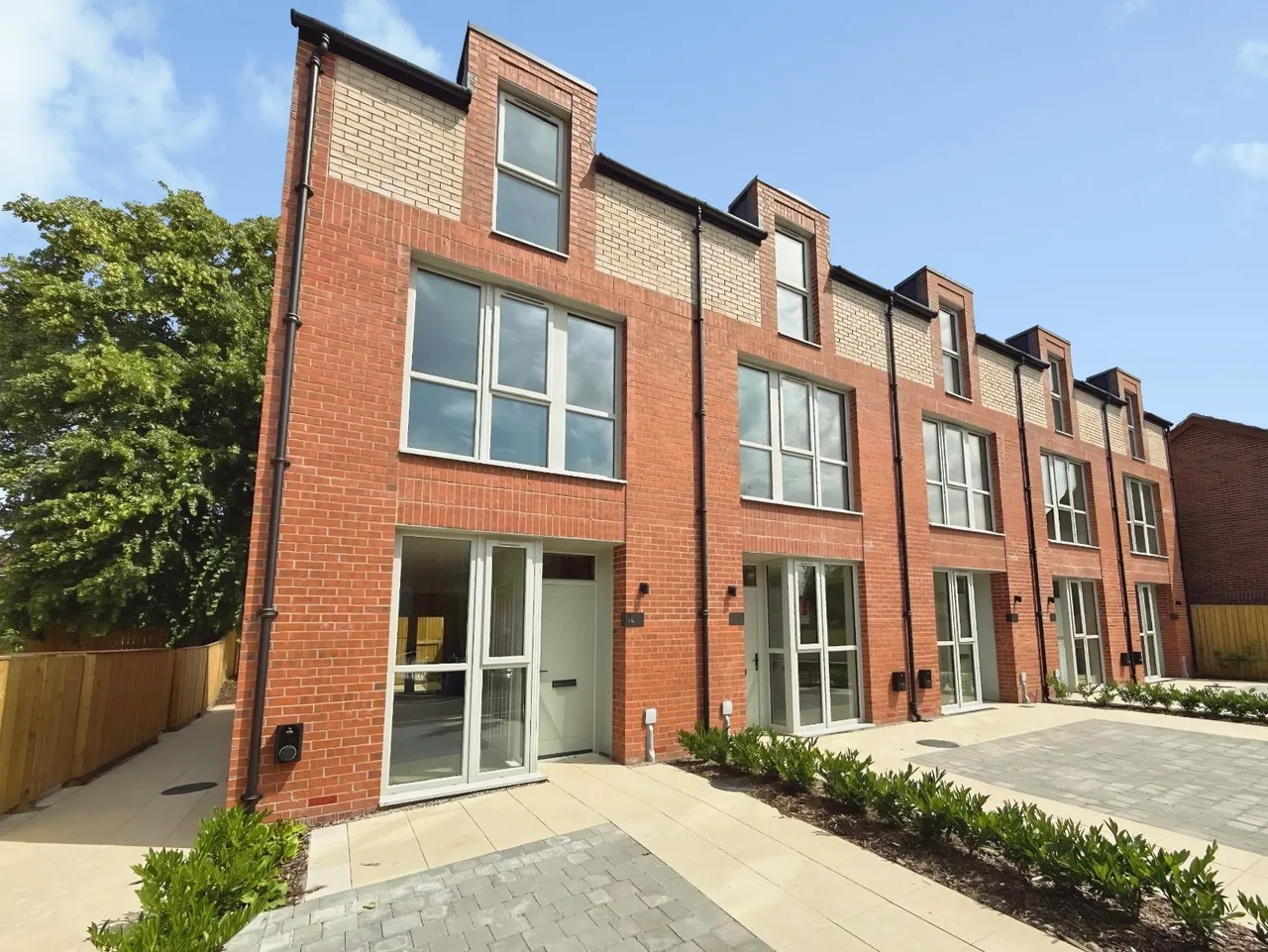 3 bed house to rent, Stafford Close, Daisy Bank, M14