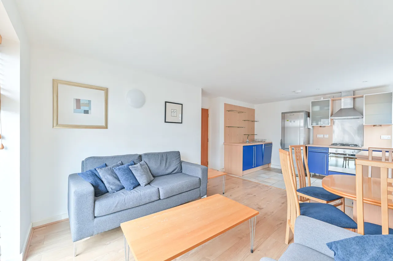 Apartment 20, Building 45, Hopton Road, London, photo 5