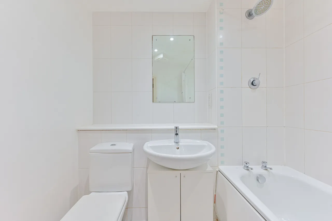 Apartment 20, Building 45, Hopton Road, London, photo 10