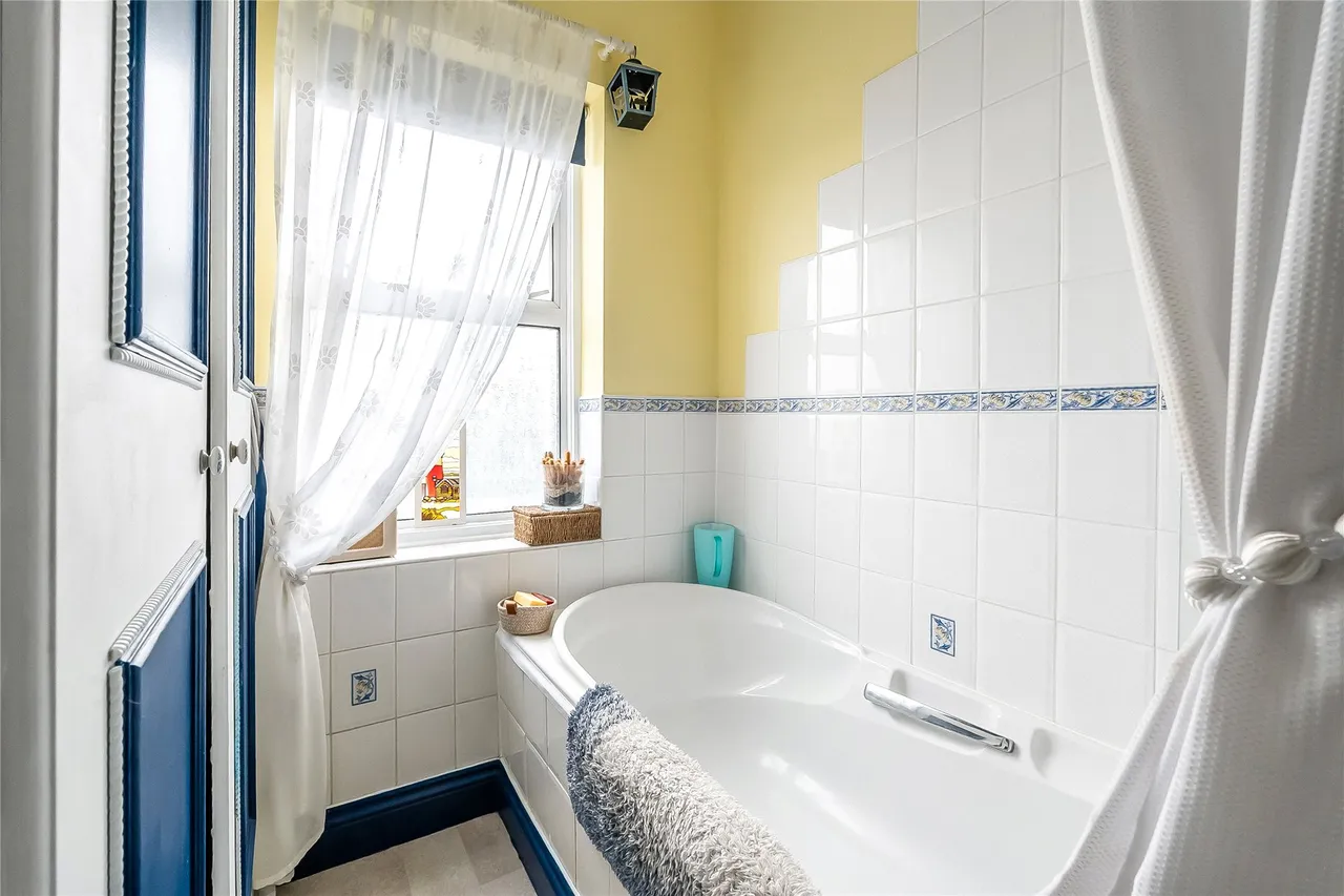 Denzil Road, Guildford, GU2, photo 19