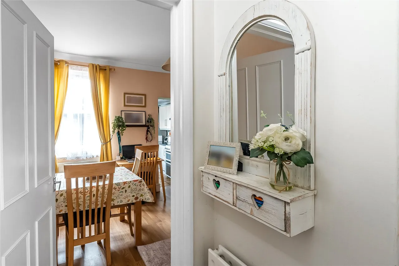 Denzil Road, Guildford, GU2, photo 3