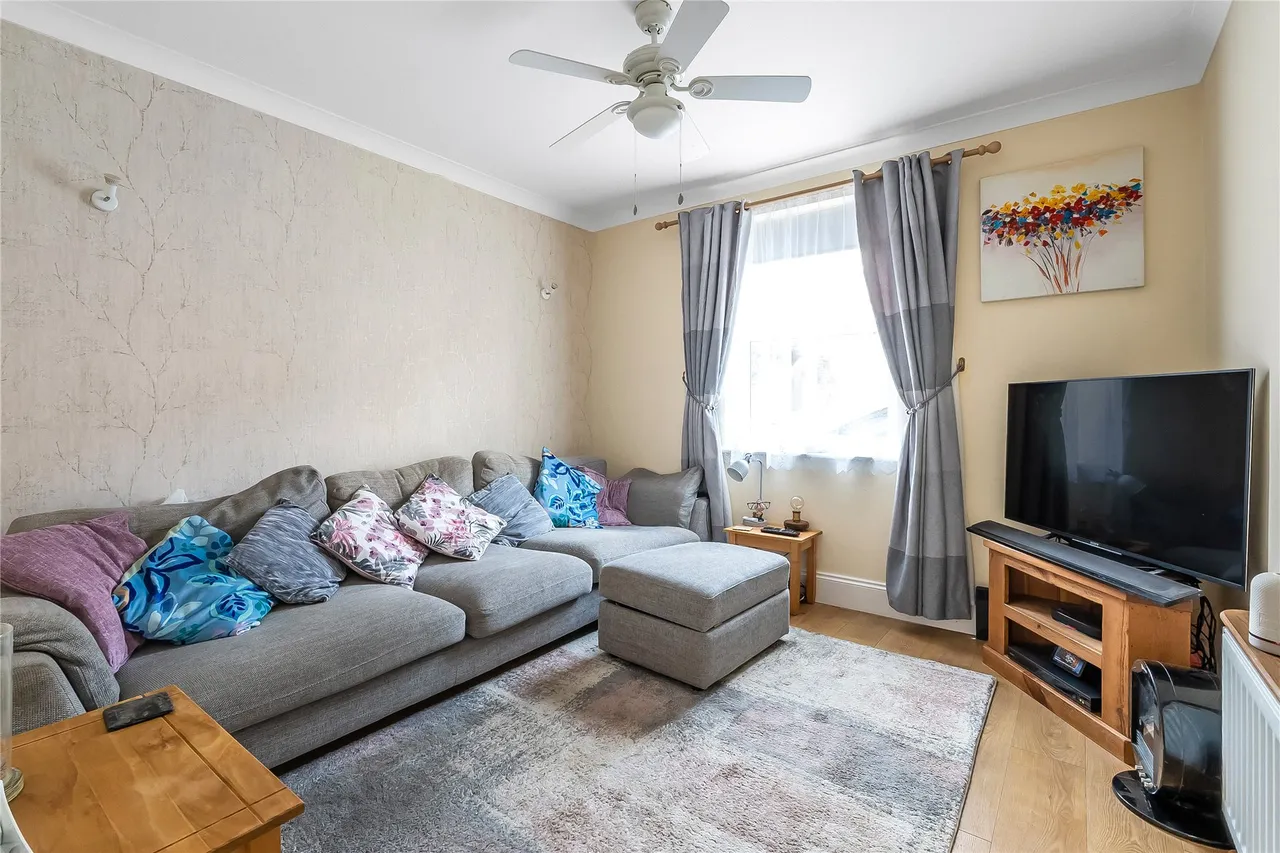 Denzil Road, Guildford, GU2, photo 2