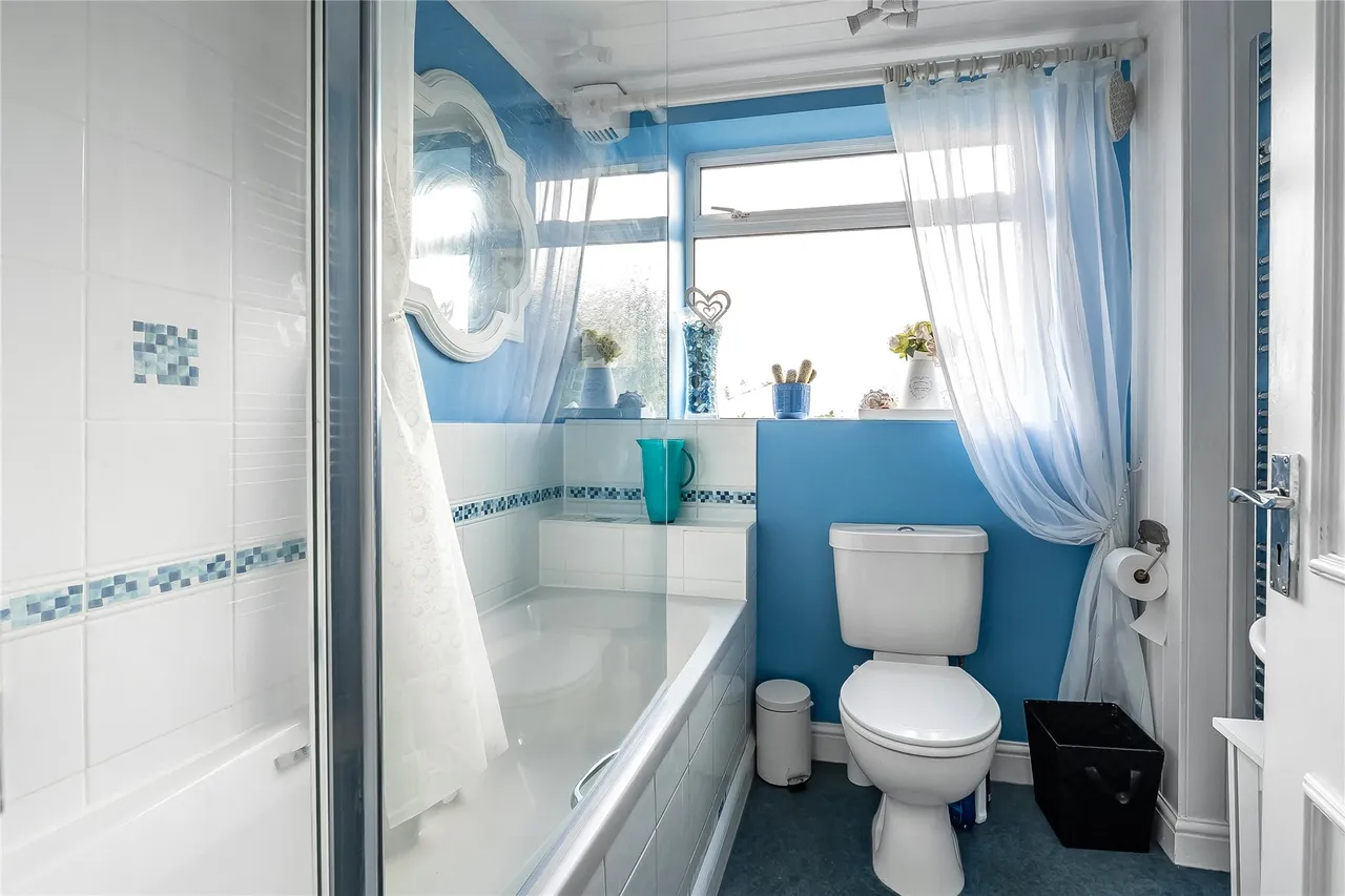 Denzil Road, Guildford, GU2, photo 16