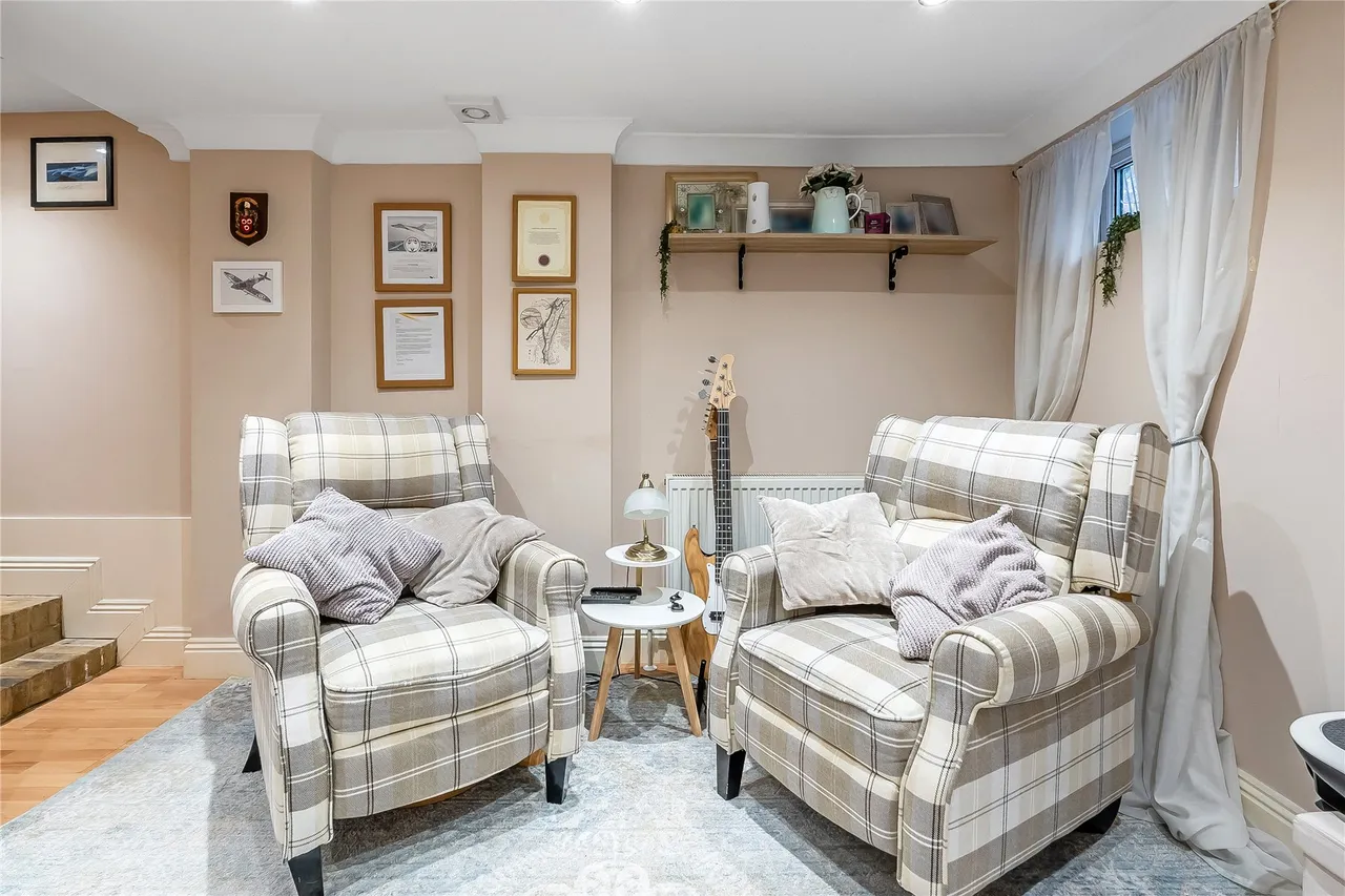 Denzil Road, Guildford, GU2, photo 14
