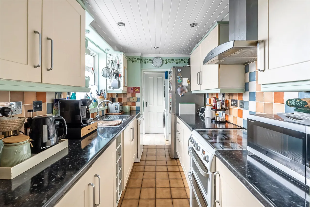 Denzil Road, Guildford, GU2, photo 10