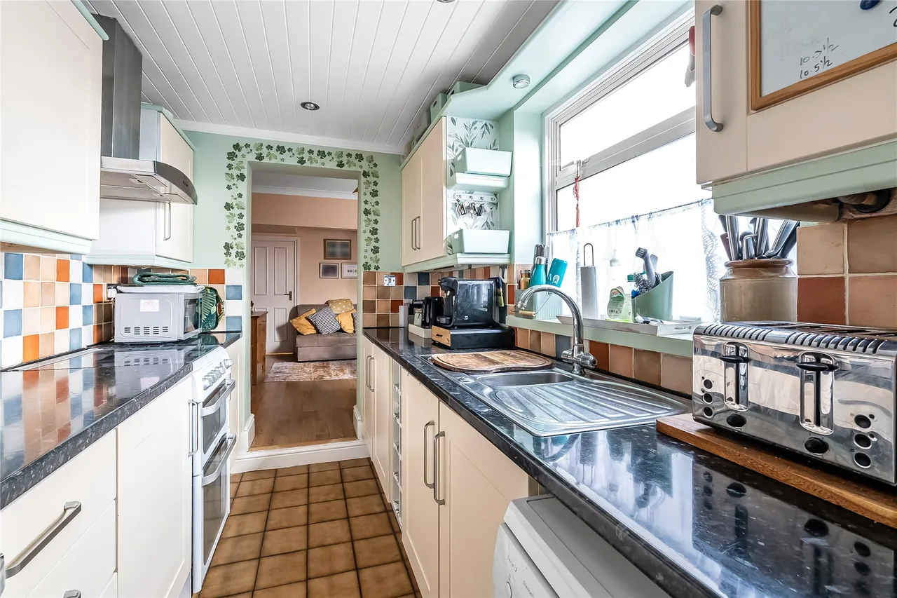Denzil Road, Guildford, GU2, photo 11