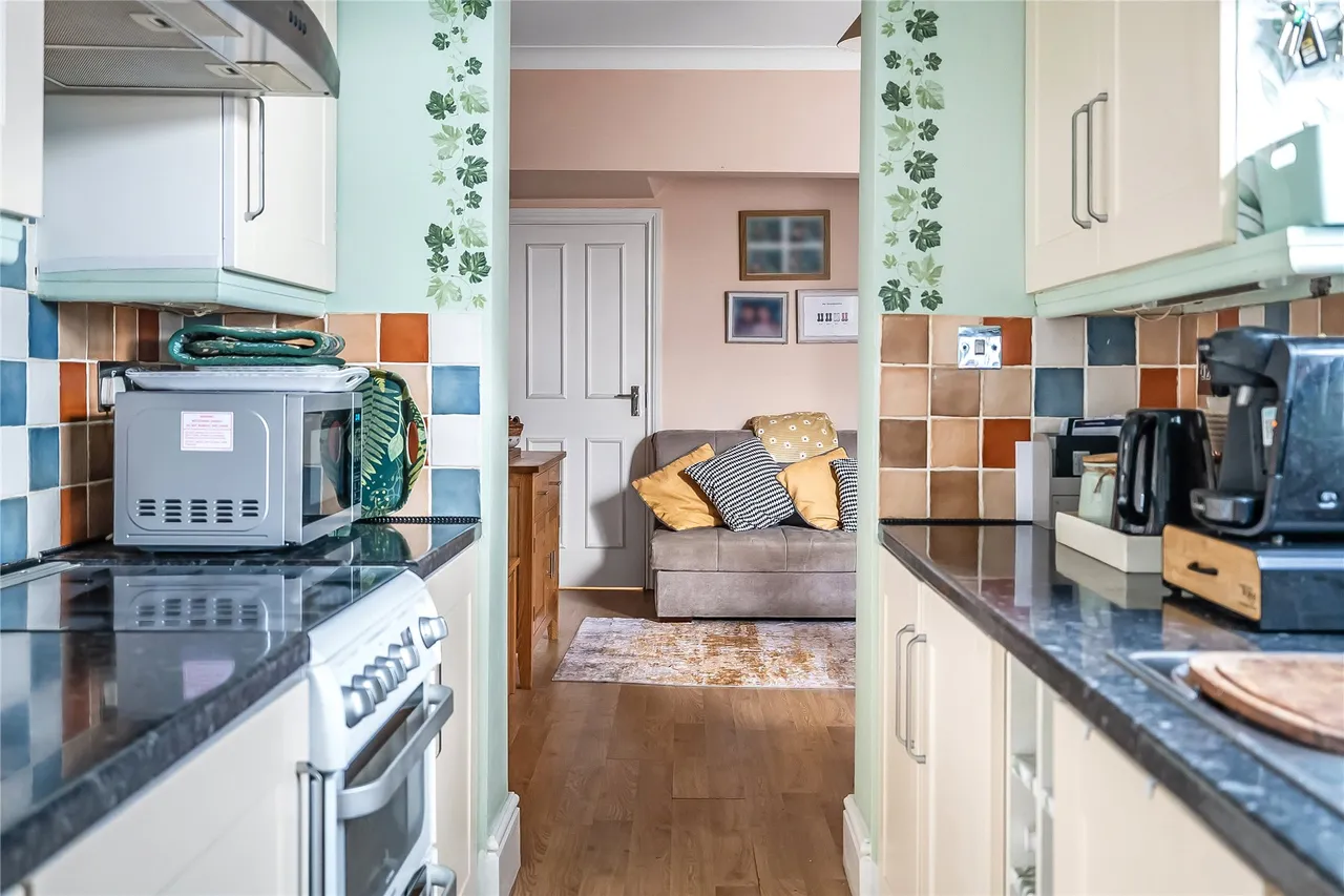 Denzil Road, Guildford, GU2, photo 12