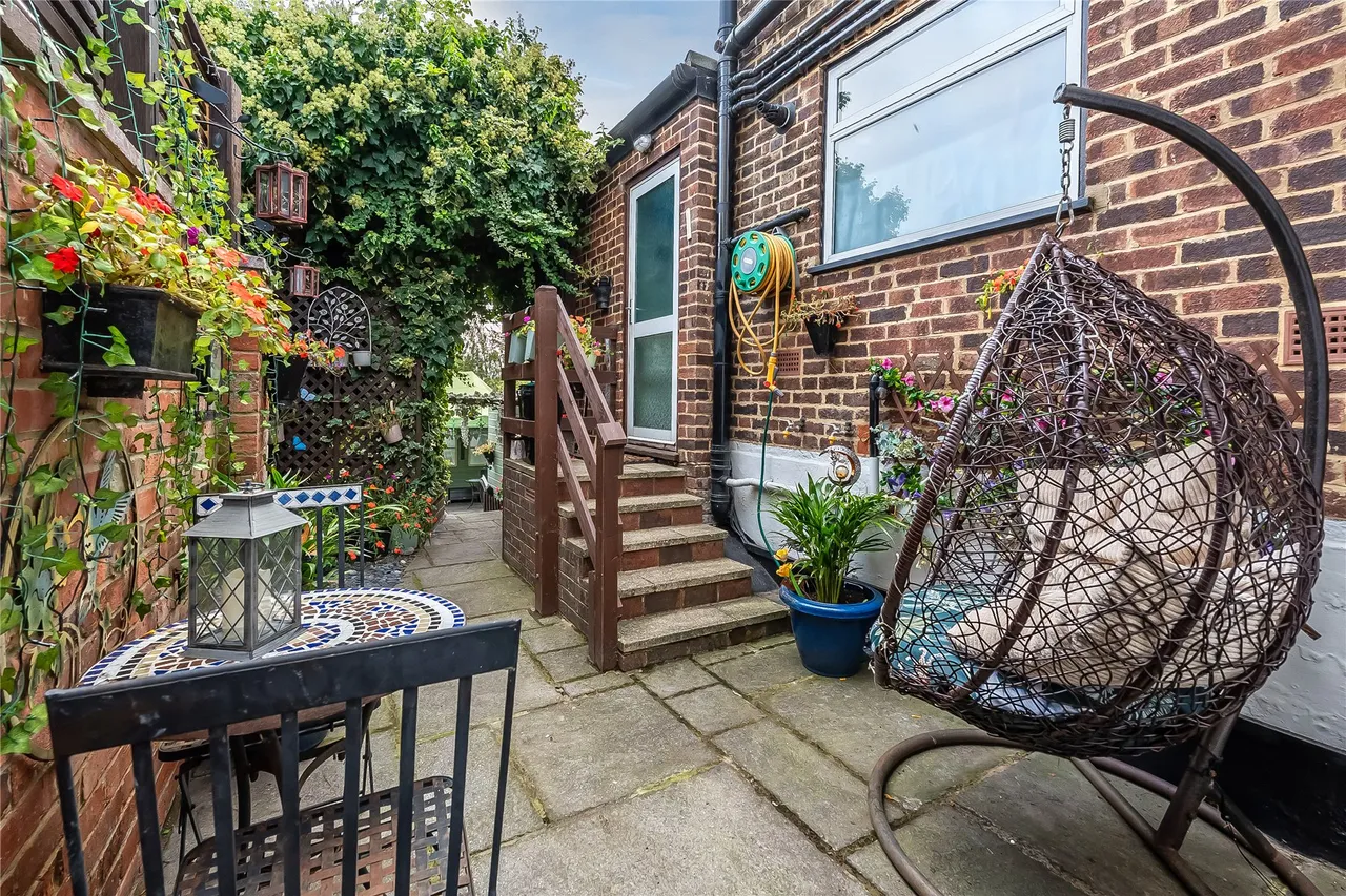 Denzil Road, Guildford, GU2, photo 30