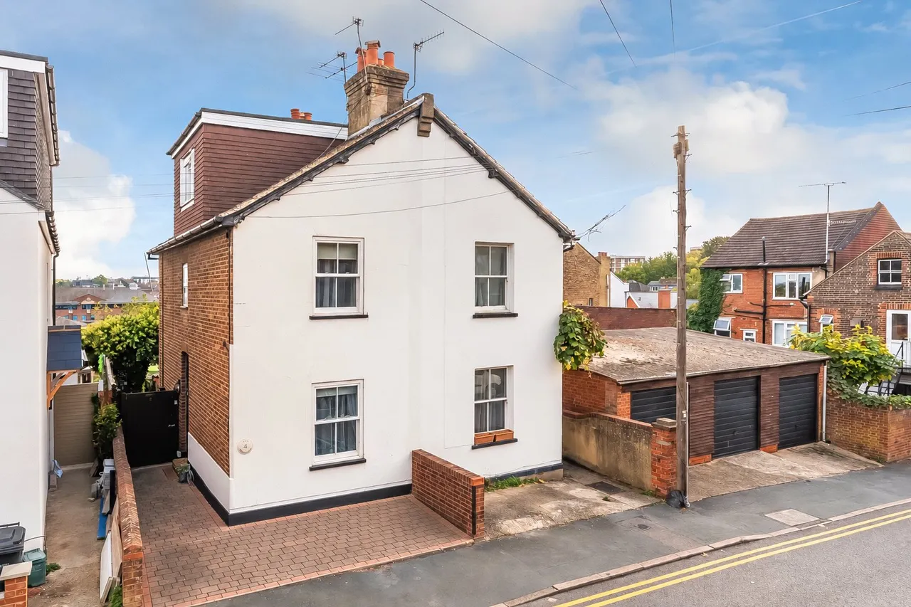 3 bed house for sale, Denzil Road, Guildford, GU2