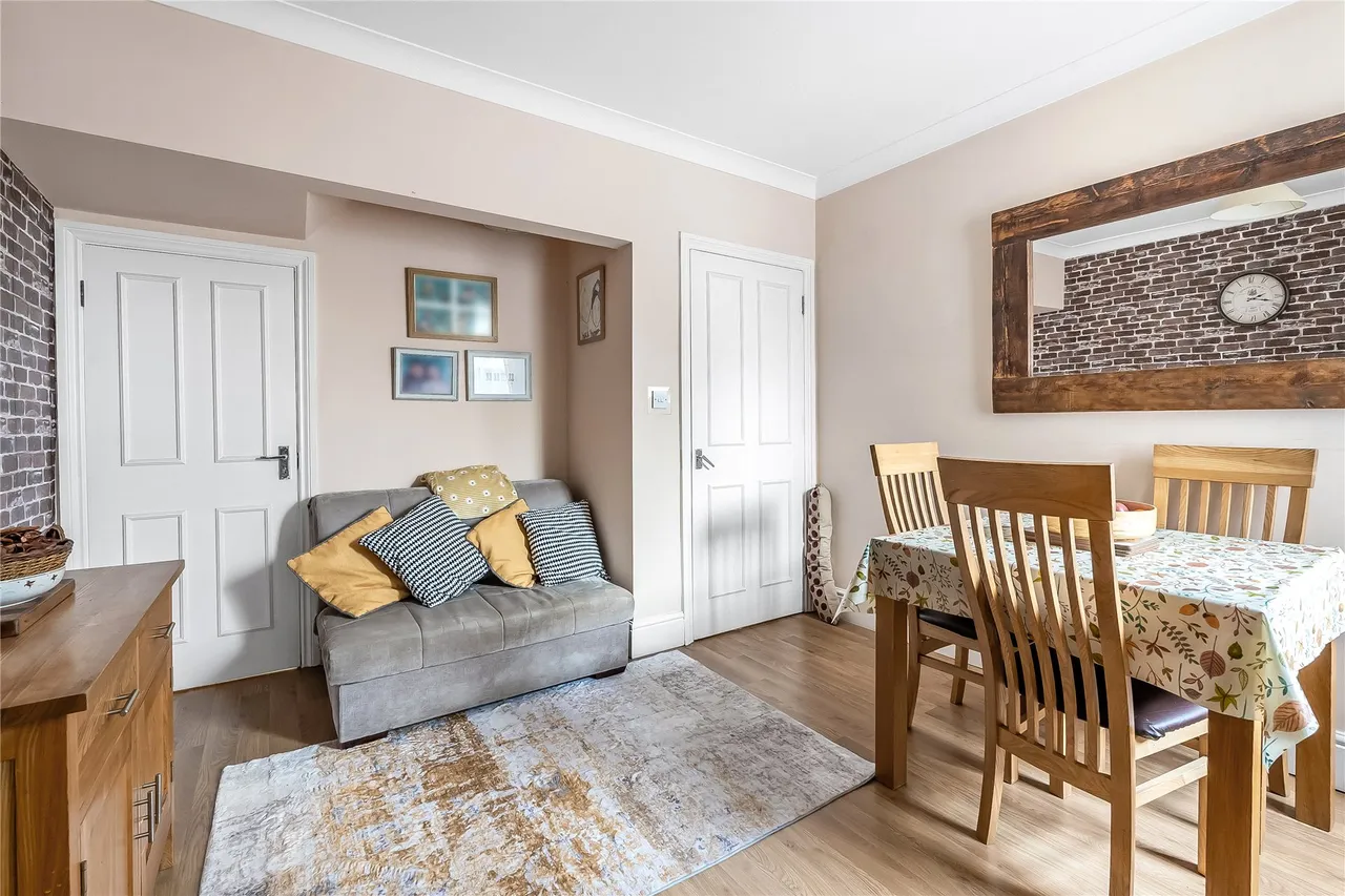 Denzil Road, Guildford, GU2, photo 5