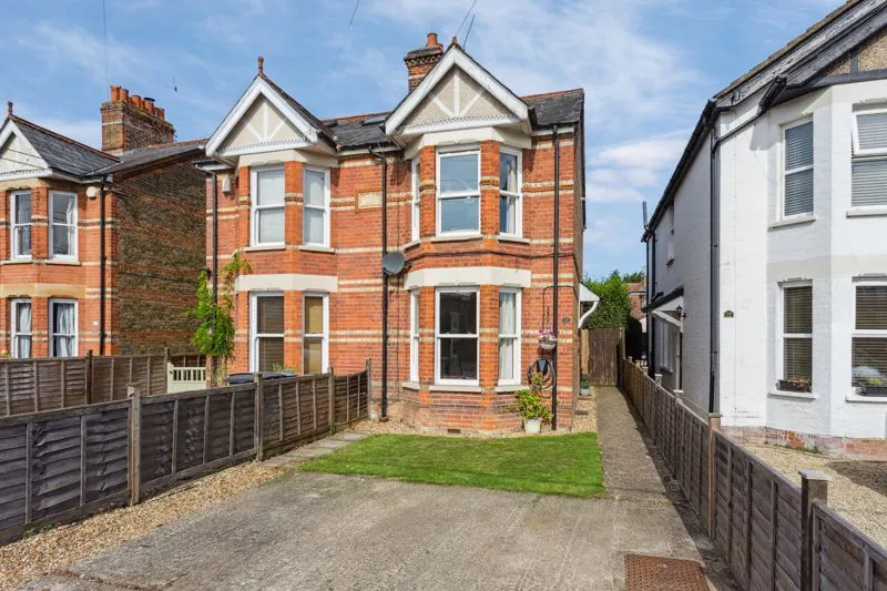 2 bed house for sale — Furlong Road, Bourne End SL8 5AE