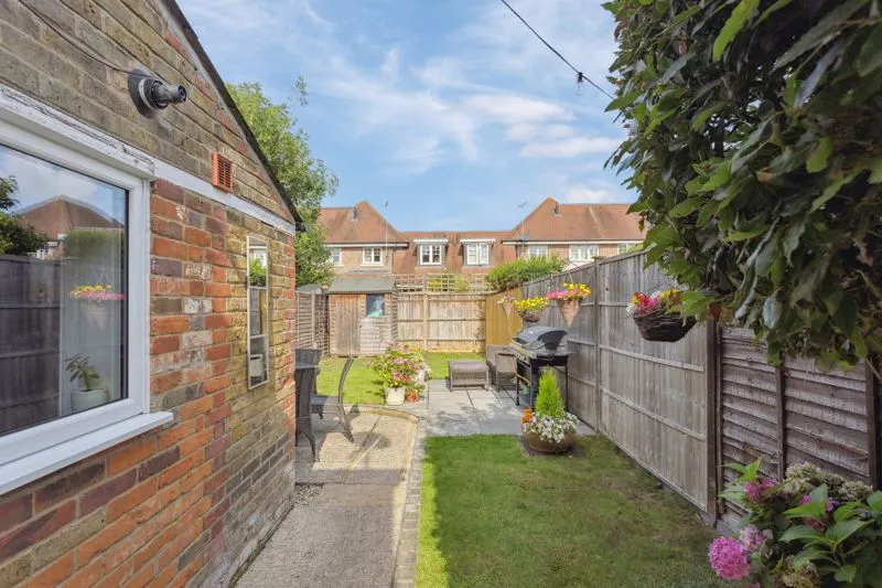 Furlong Road, Bourne End SL8 5AE, photo 12