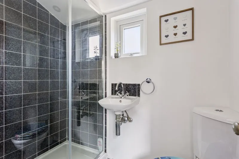 Furlong Road, Bourne End SL8 5AE, photo 4