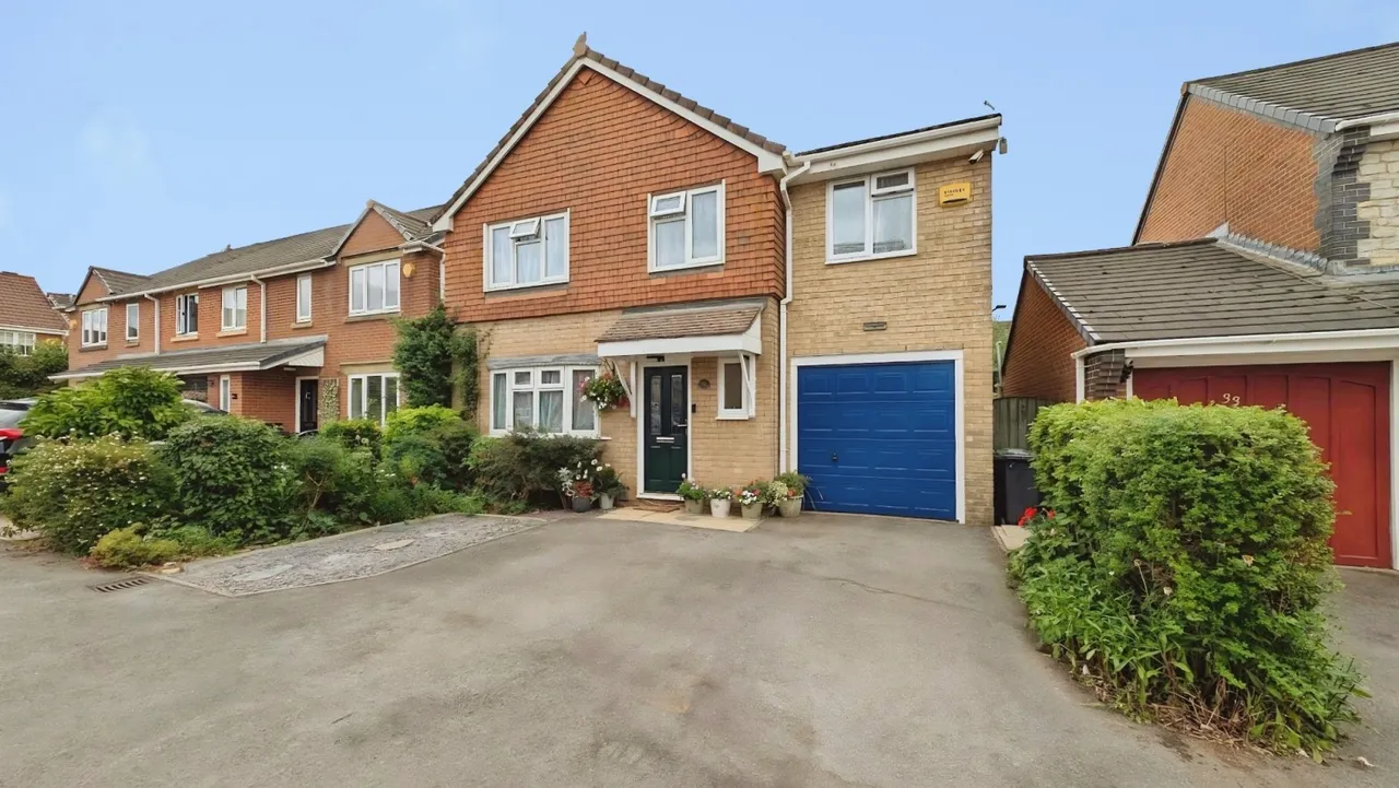 Long Croft, Yate, BS37, photo 24
