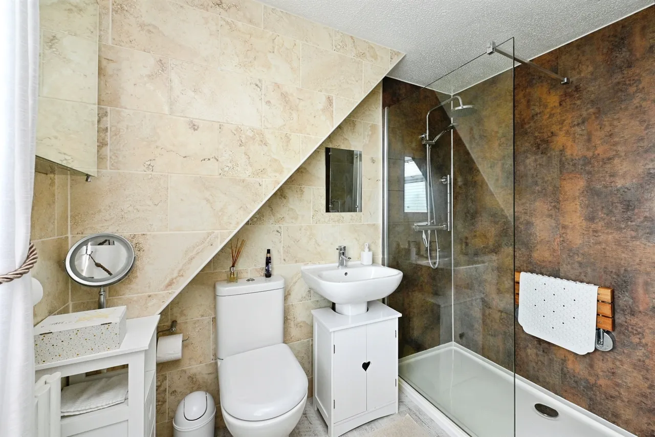 Walnut Avenue, West Winch, PE33, photo 15
