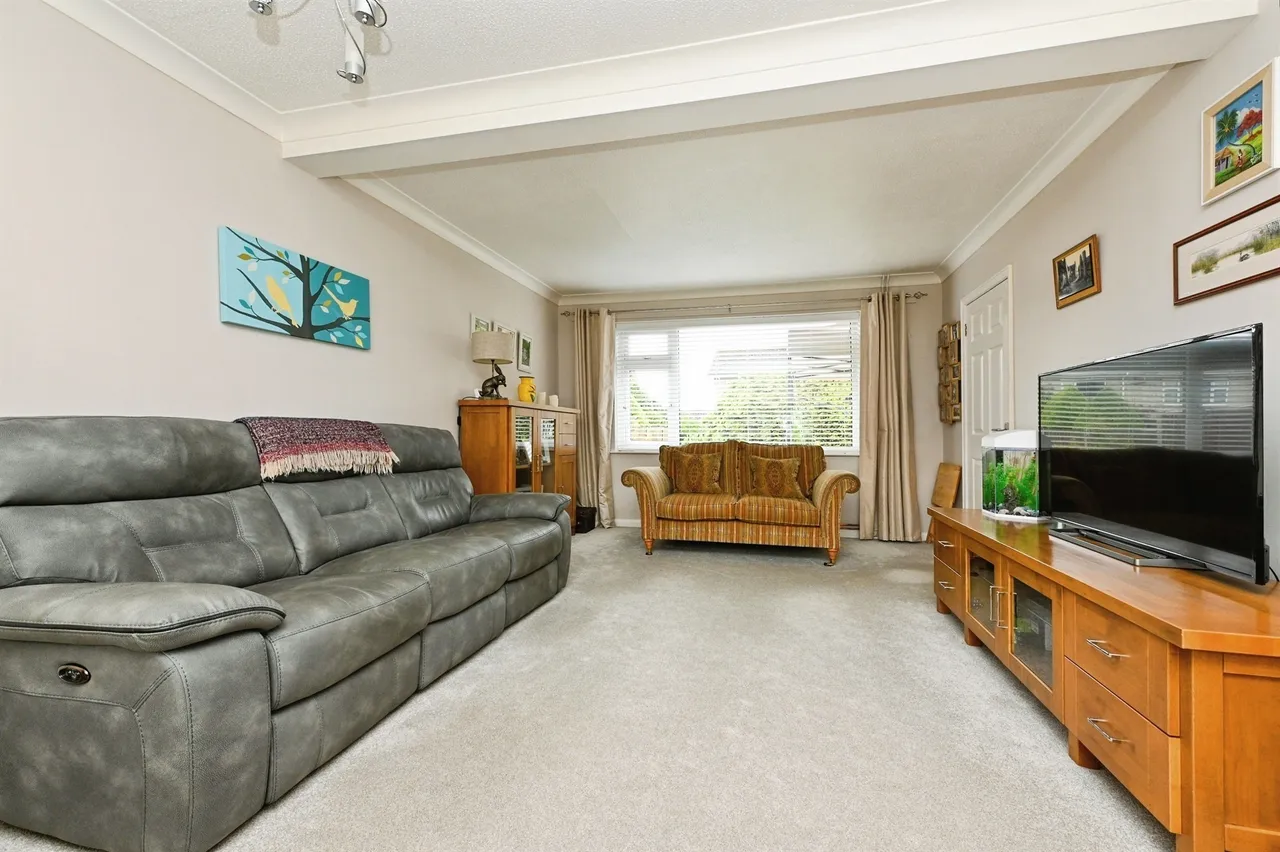 Walnut Avenue, West Winch, PE33, photo 5