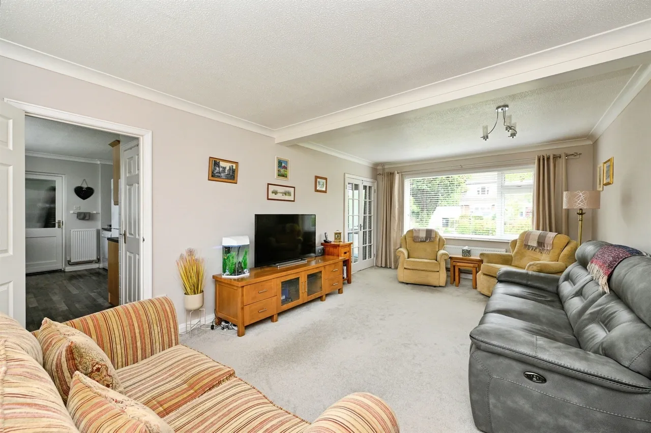 Walnut Avenue, West Winch, PE33, photo 4