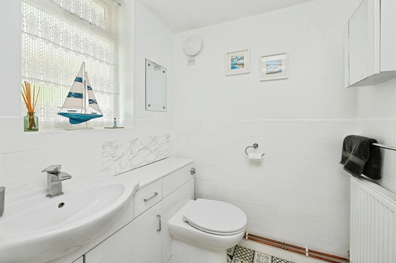 Walnut Avenue, West Winch, PE33, photo 16