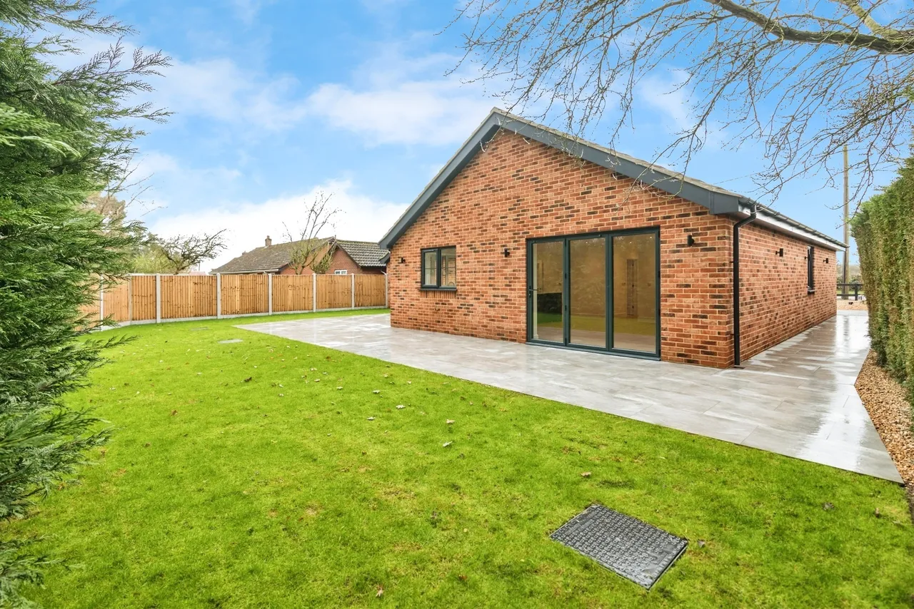 London Road, Shadingfield, NR34, photo 16