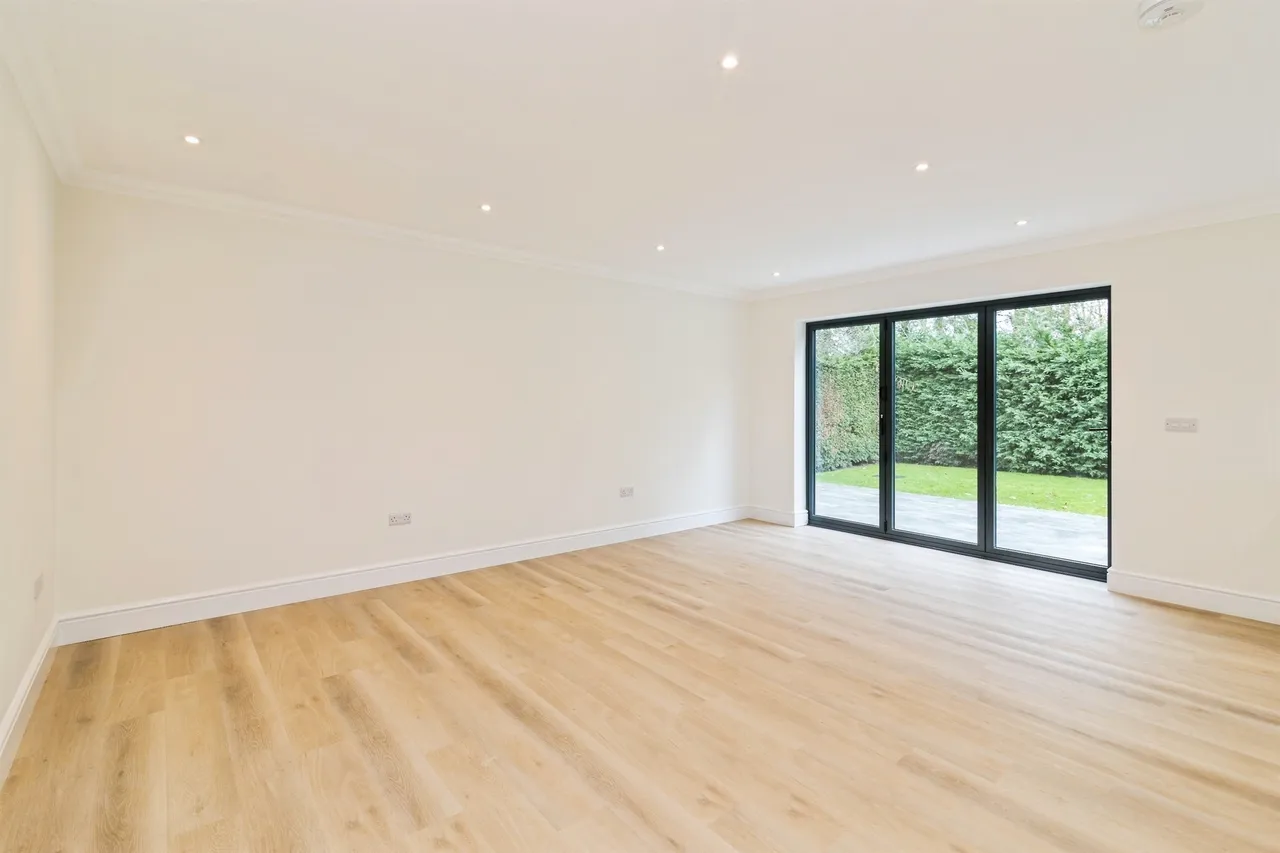 London Road, Shadingfield, NR34, photo 3