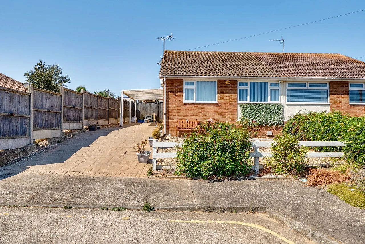 2 bed house for sale, St Andrews Close, Margate