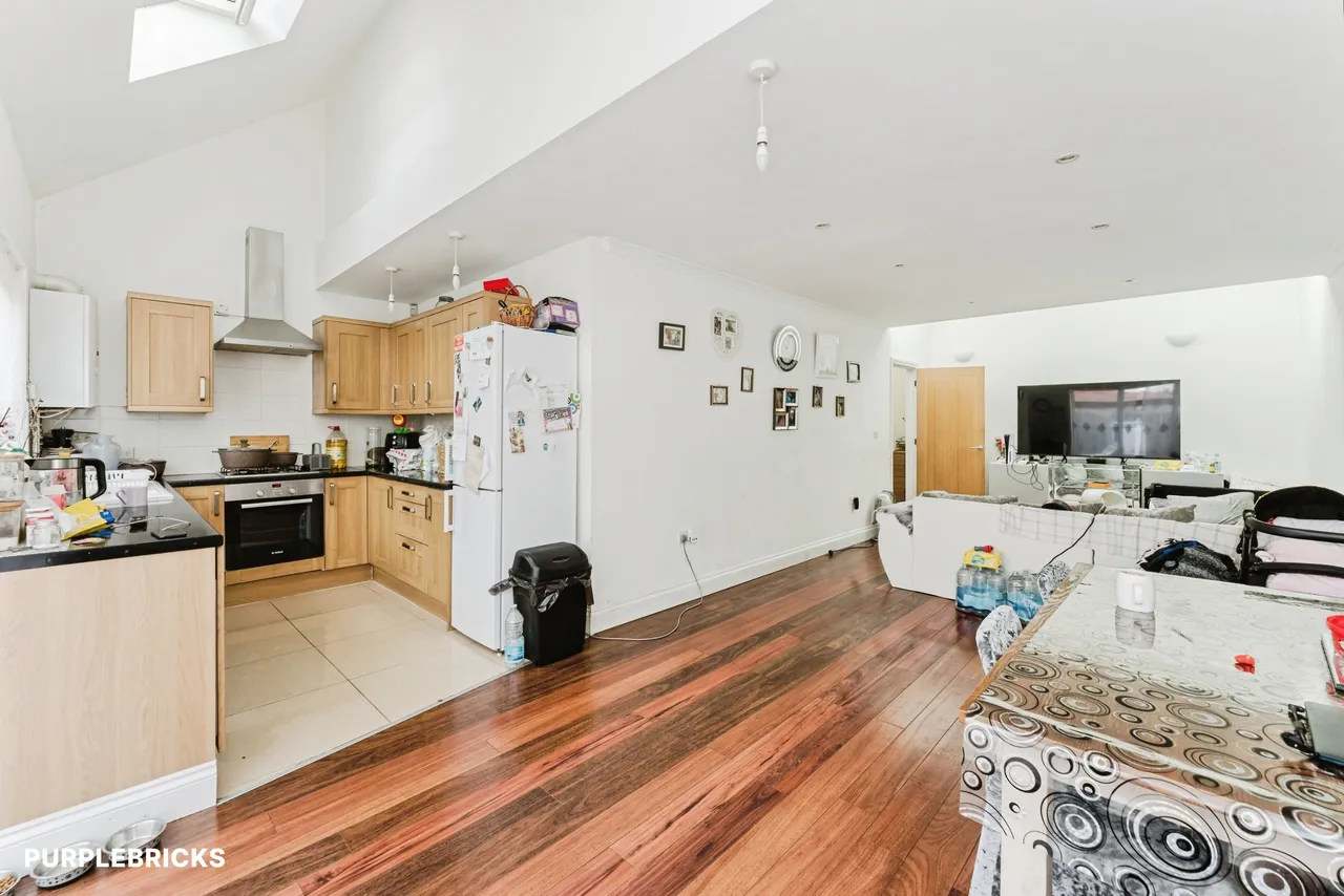 Alexandra Road, London, E6, photo 3