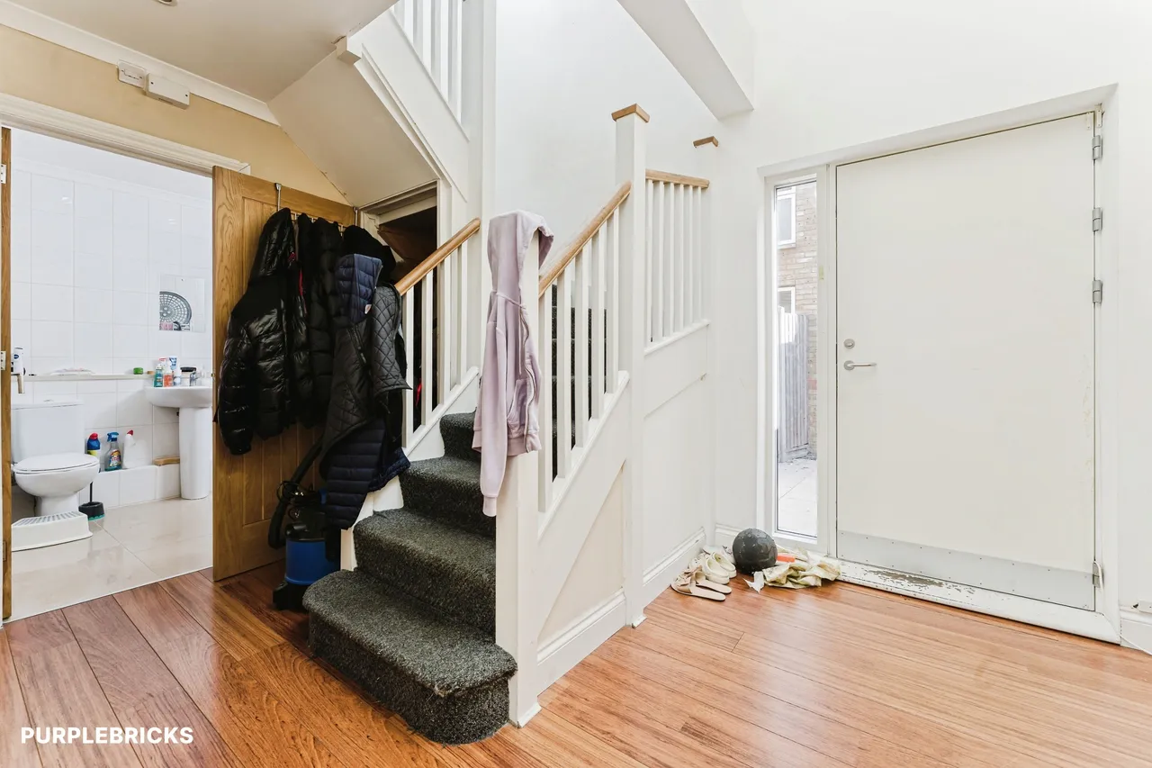 Alexandra Road, London, E6, photo 6