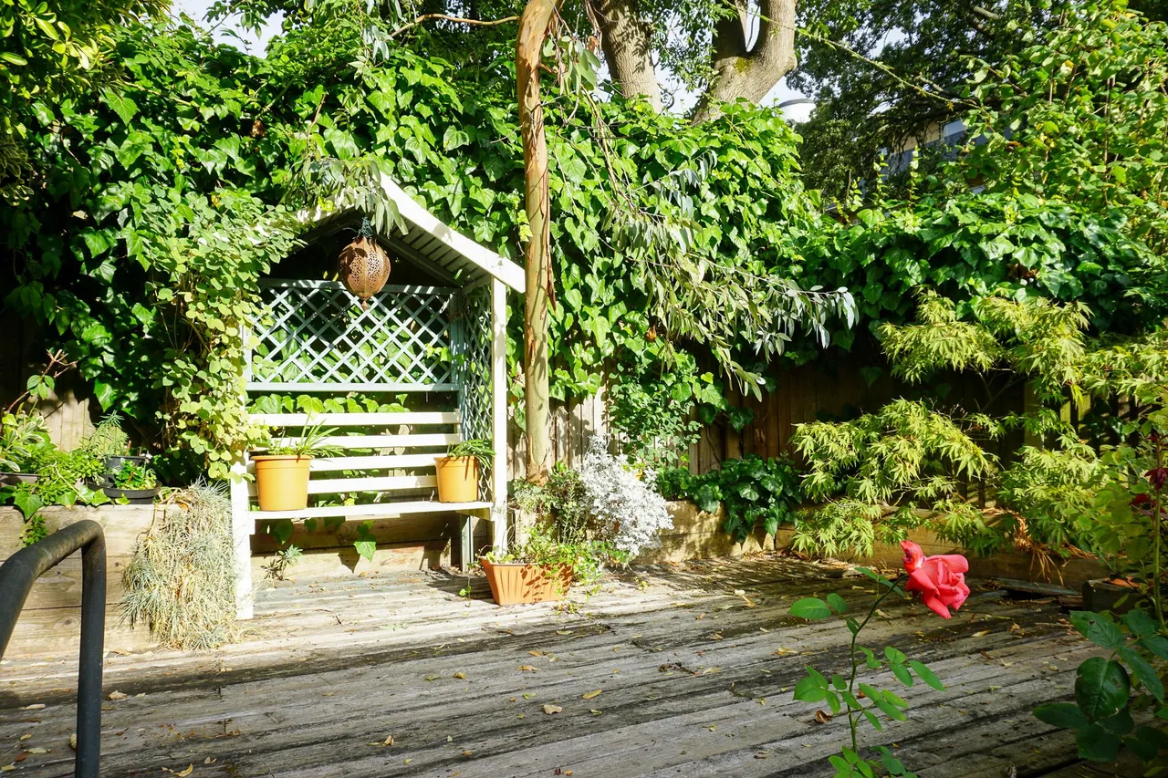Baird Gardens, London, SE19, photo 7