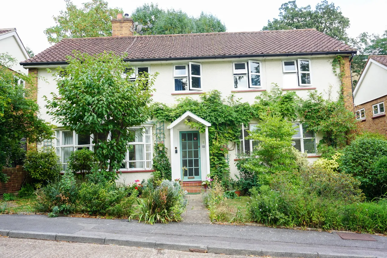 2 bed flat for sale, Baird Gardens, London, SE19